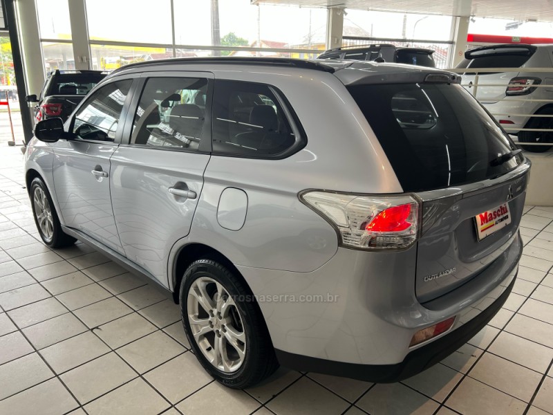 OUTLANDER 2.0 16V GASOLINA 4P AUTOMÁTICO - 2015 - CAXIAS DO SUL
