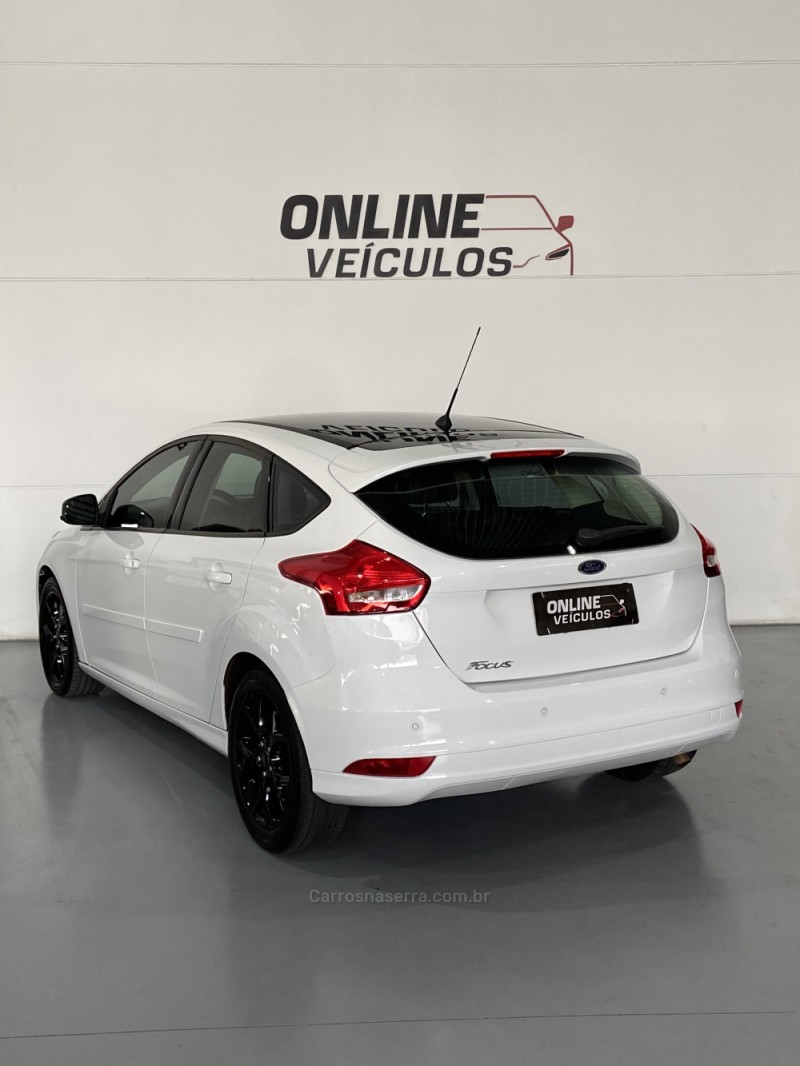 FOCUS 1.6 SE PLUS 16V FLEX 4P MANUAL - 2016 - FARROUPILHA
