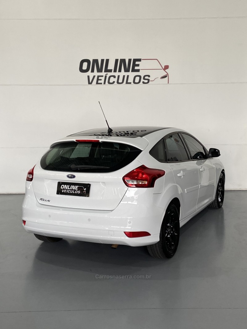 FOCUS 1.6 SE PLUS 16V FLEX 4P MANUAL - 2016 - FARROUPILHA