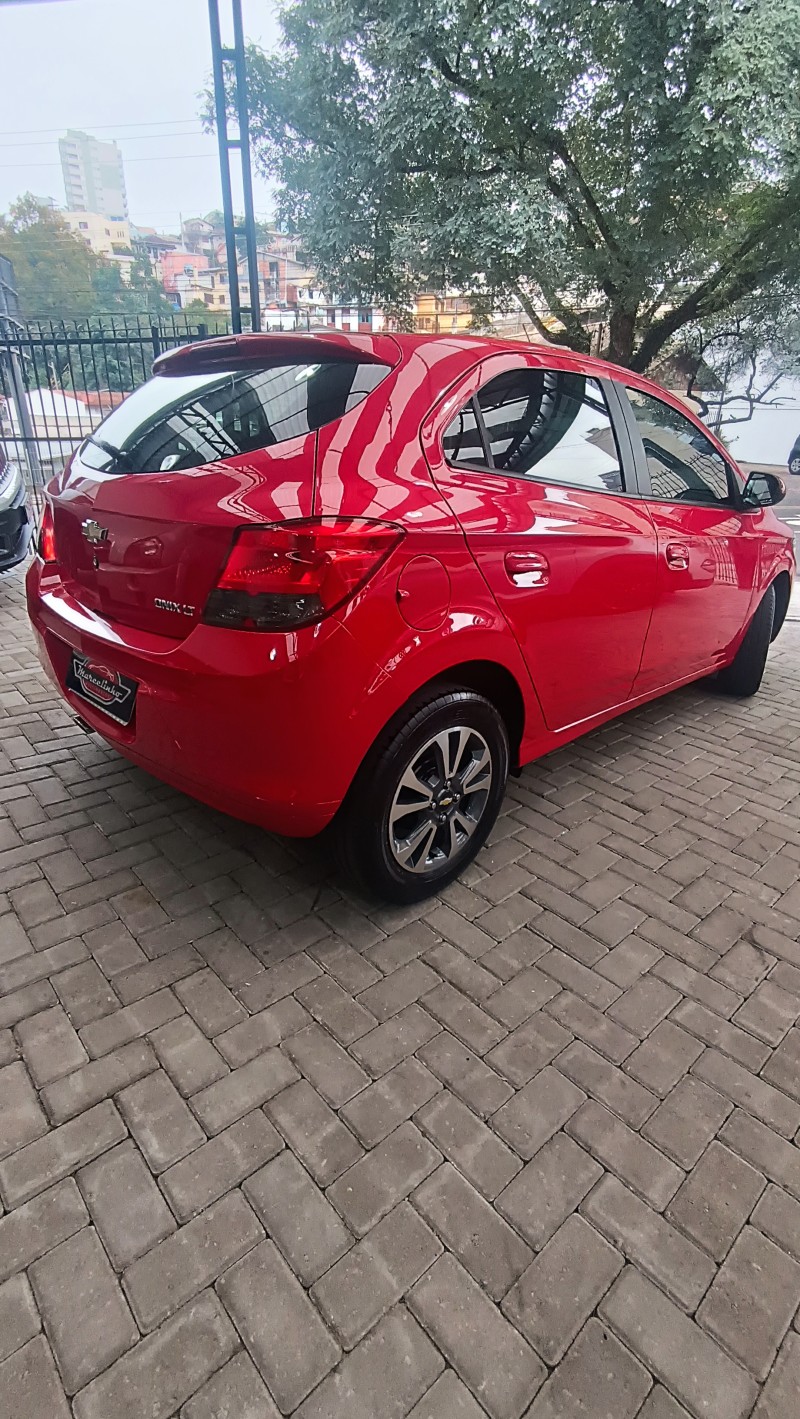 ONIX 1.4 MPFI LT 8V FLEX 4P MANUAL - 2016 - CAXIAS DO SUL