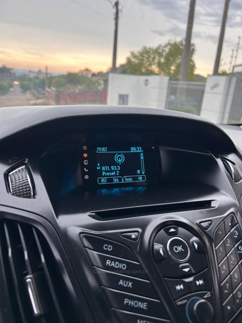 FOCUS 2.0 SE SEDAN 16V FLEX 4P AUTOMÁTICO - 2015 - VENâNCIO AIRES