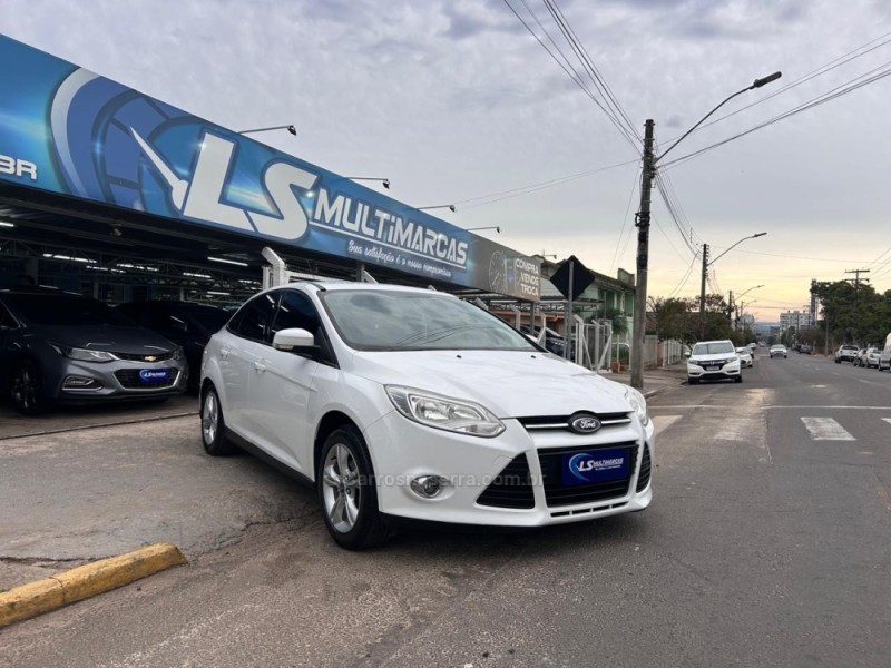 FOCUS 2.0 SE SEDAN 16V FLEX 4P AUTOMÁTICO - 2015 - VENâNCIO AIRES