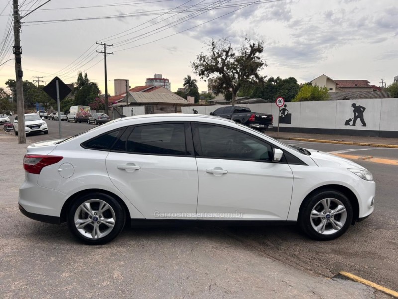 FOCUS 2.0 SE SEDAN 16V FLEX 4P AUTOMÁTICO - 2015 - VENâNCIO AIRES