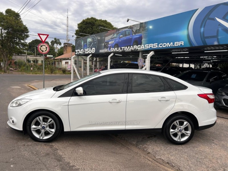FOCUS 2.0 SE SEDAN 16V FLEX 4P AUTOMÁTICO - 2015 - VENâNCIO AIRES
