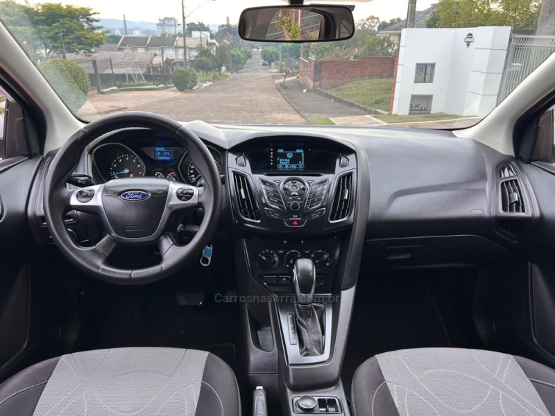 FOCUS 2.0 SE SEDAN 16V FLEX 4P AUTOMÁTICO - 2015 - VENâNCIO AIRES