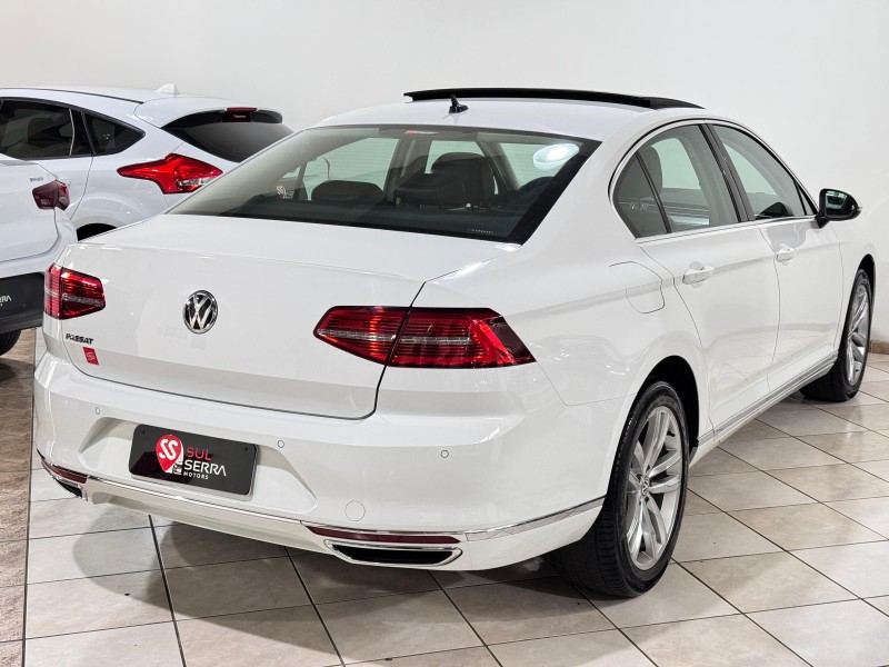PASSAT 2.0 16V TSI BLUEMOTION GASOLINA HIGHLINE 4P DSG - 2018 - CAXIAS DO SUL