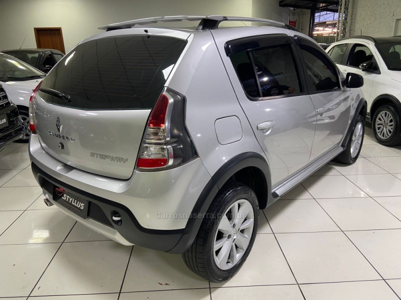 SANDERO 1.6 STEPWAY 8V FLEX 4P AUTOMATIZADO - 2012 - ESTâNCIA VELHA