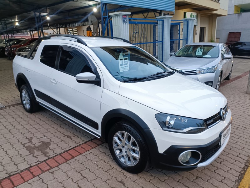 SAVEIRO 1.6 CROSS CD 16V FLEX 2P MANUAL - 2015 - BOM PRINCíPIO