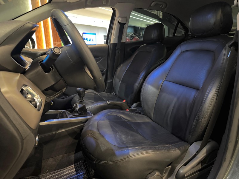 PRISMA 1.4 MPFI LTZ 8V FLEX 4P MANUAL - 2016 - NOVO HAMBURGO