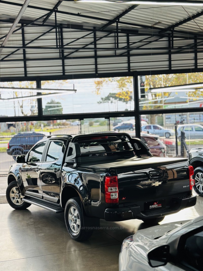 S10 2.4 LT 4X2 CD 8V FLEX 4P MANUAL - 2014 - CANELA