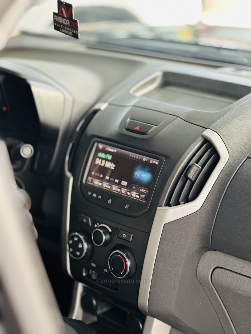 S10 2.4 LT 4X2 CD 8V FLEX 4P MANUAL - 2014 - CANELA