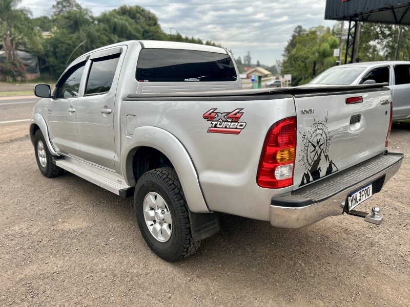 HILUX 2.5 4X4 16V TURBO DIESEL 2P MANUAL - 2011 - SãO SEBASTIãO DO CAí