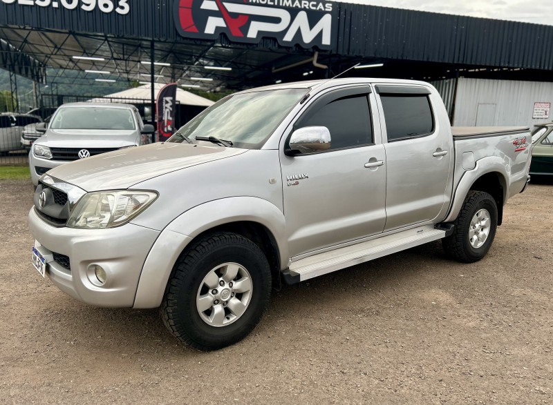 HILUX 2.5 4X4 16V TURBO DIESEL 2P MANUAL - 2011 - SãO SEBASTIãO DO CAí