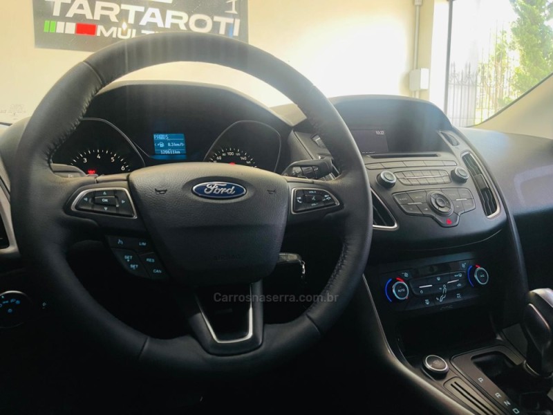 FOCUS 2.0 SE FASTBACK 16V FLEX 4P AUTOMÁTICO - 2016 - CAXIAS DO SUL