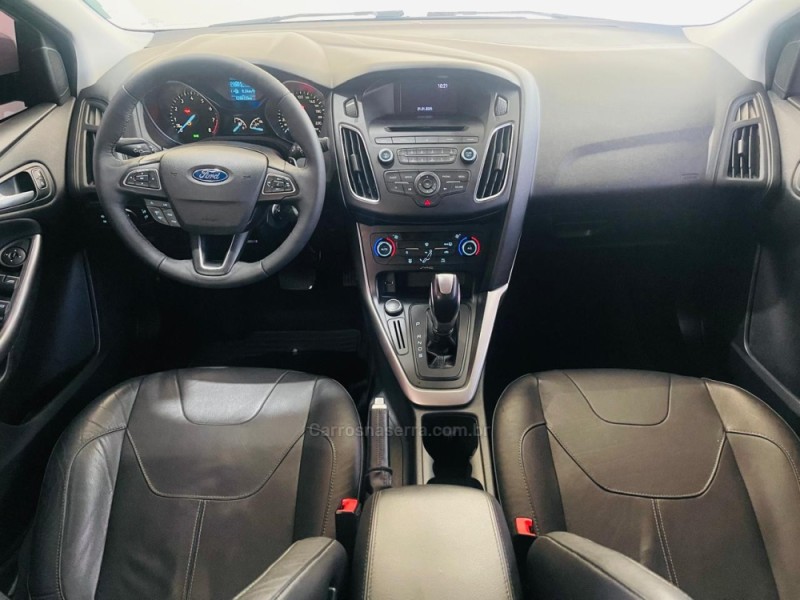 FOCUS 2.0 SE FASTBACK 16V FLEX 4P AUTOMÁTICO - 2016 - CAXIAS DO SUL