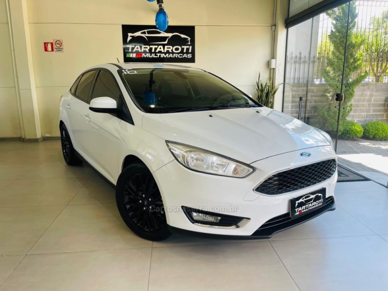 focus 2.0 se fastback 16v flex 4p automatico 2016 caxias do sul
