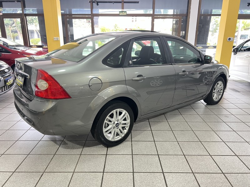 FOCUS 2.0 GHIA SEDAN 16V GASOLINA 4P AUTOMÁTICO - 2010 - CAXIAS DO SUL
