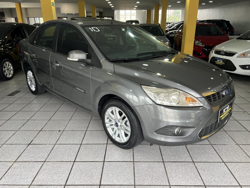 FOCUS 2.0 GHIA SEDAN 16V GASOLINA 4P AUTOMÁTICO - 2010 - CAXIAS DO SUL