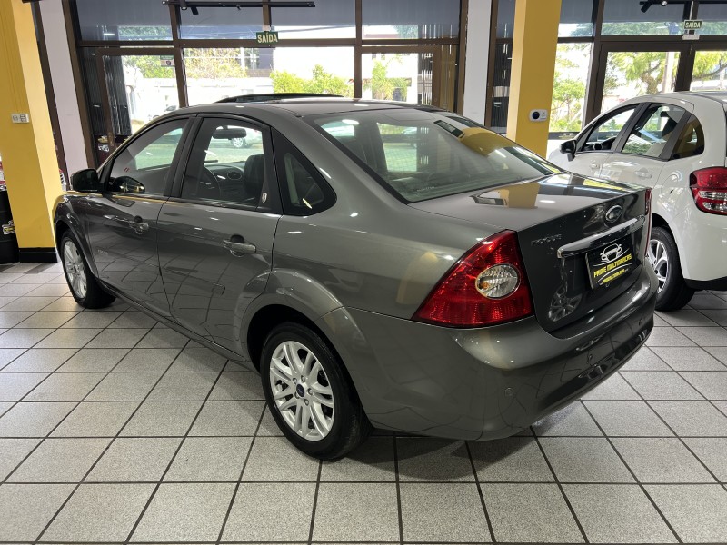 FOCUS 2.0 GHIA SEDAN 16V GASOLINA 4P AUTOMÁTICO - 2010 - CAXIAS DO SUL