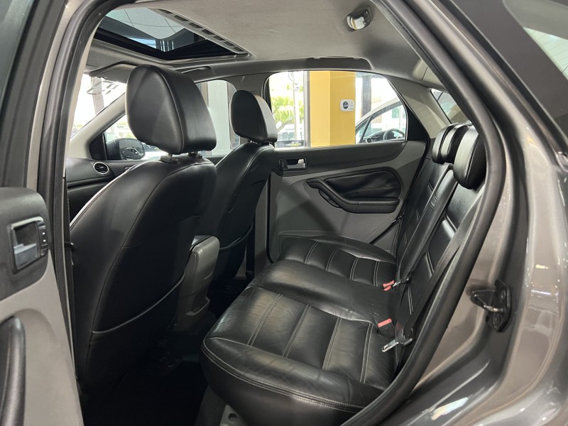 FOCUS 2.0 GHIA SEDAN 16V GASOLINA 4P AUTOMÁTICO - 2010 - CAXIAS DO SUL