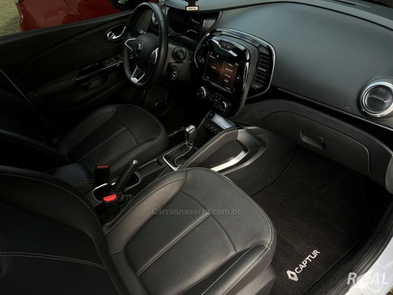 CAPTUR 1.3 ICONIC 16V TURBO FLEX 4P AUTOMÁTICO - 2022 - SAPIRANGA