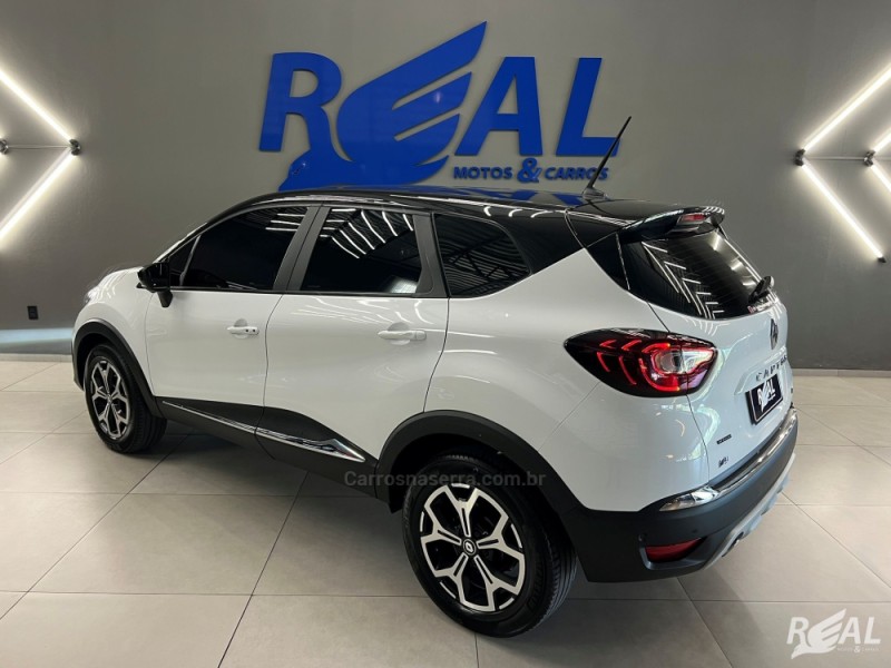 CAPTUR 1.3 ICONIC 16V TURBO FLEX 4P AUTOMÁTICO - 2022 - SAPIRANGA