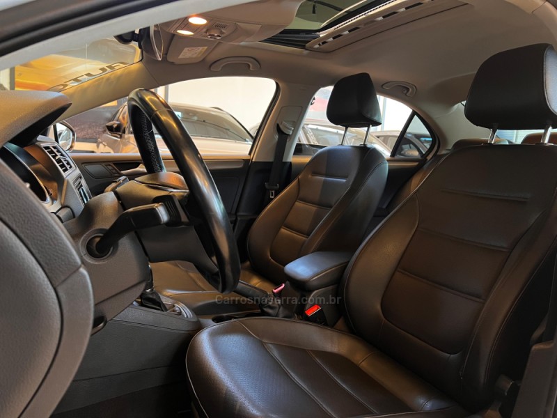 JETTA 1.4 16V TSI COMFORTLINE GASOLINA 4P TIPTRONIC - 2017 - CAMPO BOM