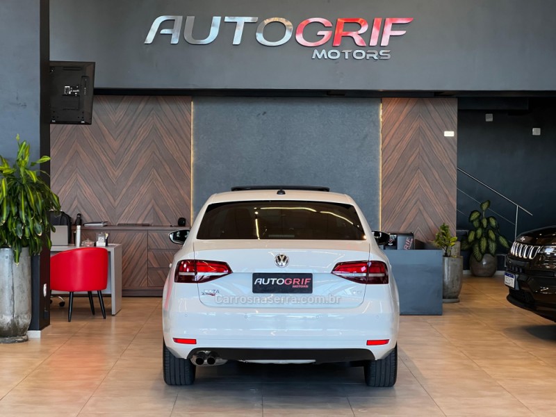 JETTA 1.4 16V TSI COMFORTLINE GASOLINA 4P TIPTRONIC - 2017 - CAMPO BOM