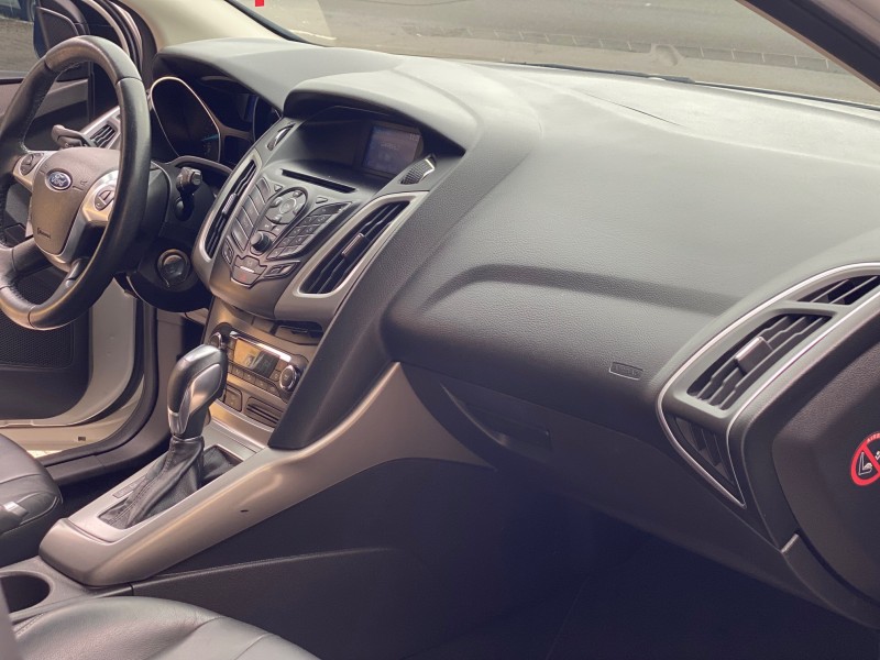 FOCUS 2.0 SE HATCH 16V FLEX 4P AUTO - 2014 - CAXIAS DO SUL