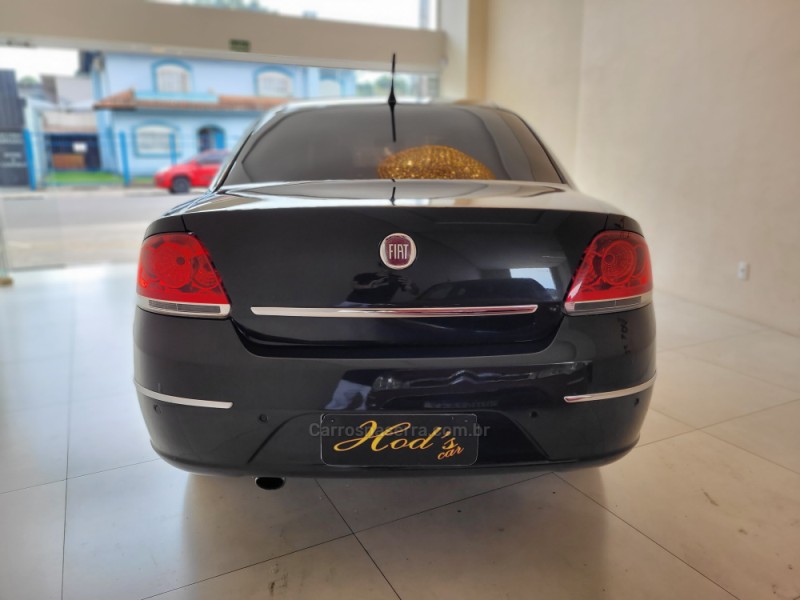 LINEA 1.8 ESSENCE 16V FLEX 4P MANUAL - 2009 - CANELA