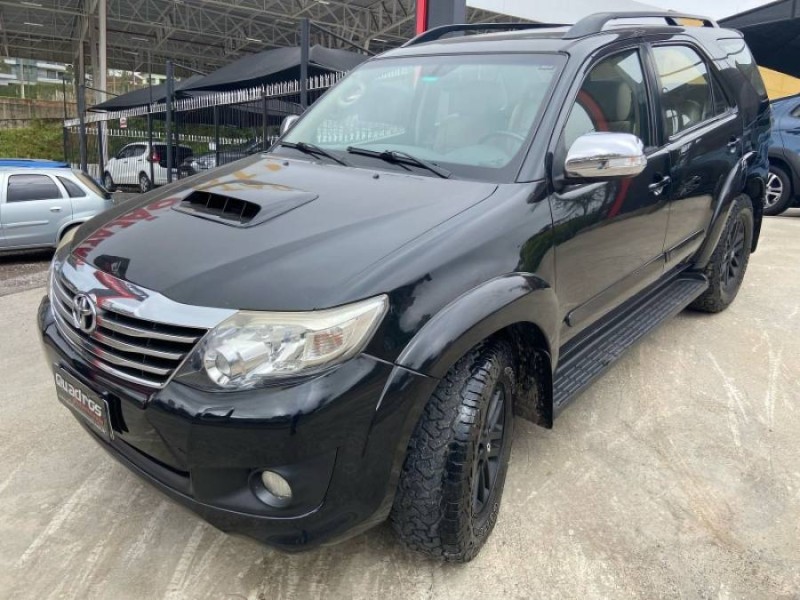 HILUX SW4 3.0 SRV 4X4 7 LUGARES 16V TURBO INTERCOOLER DIESEL 4P AUTOMÁTICO - 2013 - CAXIAS DO SUL