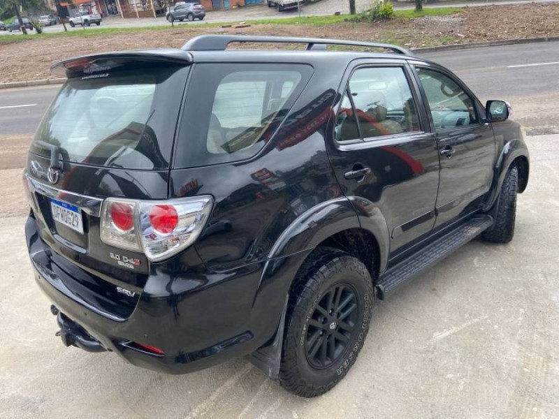 HILUX SW4 3.0 SRV 4X4 7 LUGARES 16V TURBO INTERCOOLER DIESEL 4P AUTOMÁTICO - 2013 - CAXIAS DO SUL