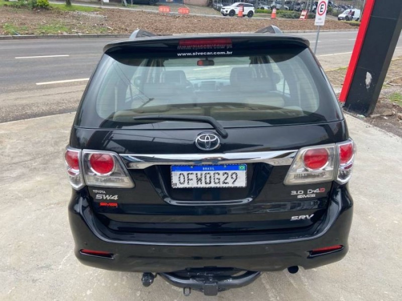 HILUX SW4 3.0 SRV 4X4 7 LUGARES 16V TURBO INTERCOOLER DIESEL 4P AUTOMÁTICO - 2013 - CAXIAS DO SUL