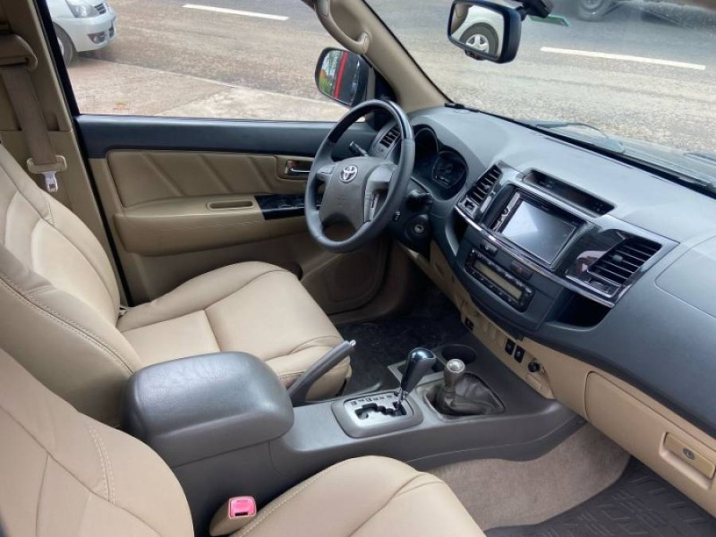 HILUX SW4 3.0 SRV 4X4 7 LUGARES 16V TURBO INTERCOOLER DIESEL 4P AUTOMÁTICO - 2013 - CAXIAS DO SUL
