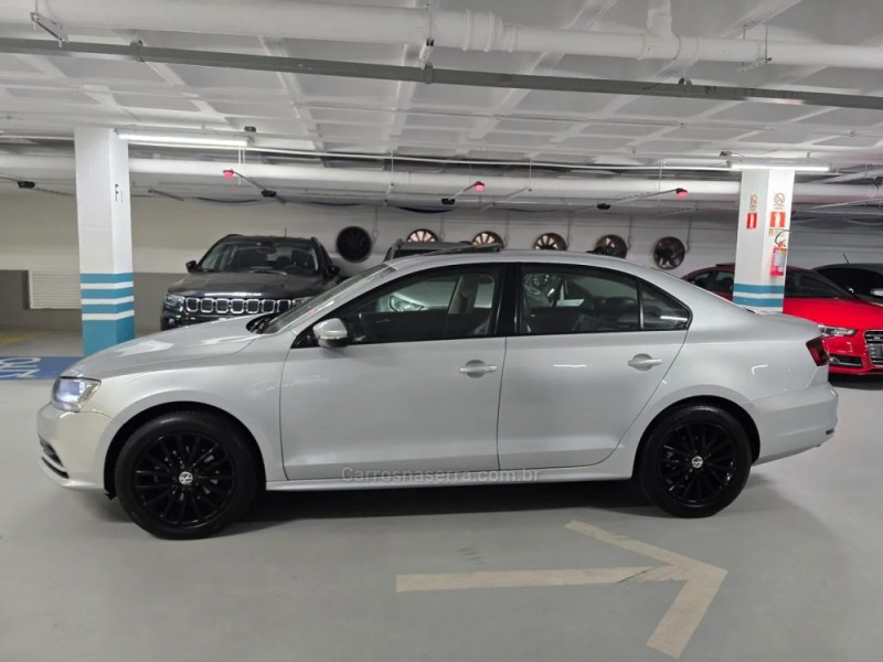 JETTA 2.0 COMFORTLINE FLEX 4P TIPTRONIC - 2016 - PORTO ALEGRE