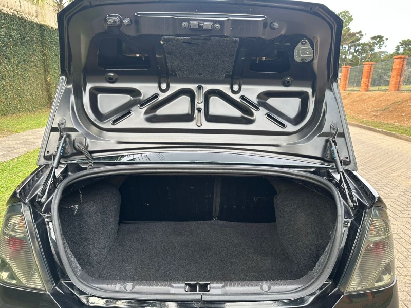 FIESTA 1.6 MPI SEDAN 8V FLEX 4P MANUAL - 2012 - CAXIAS DO SUL