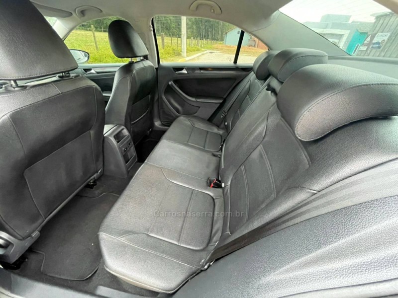 JETTA 2.0 COMFORTLINE FLEX 4P TIPTRONIC - 2012 - CANDELáRIA