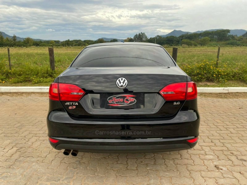 JETTA 2.0 COMFORTLINE FLEX 4P TIPTRONIC - 2012 - CANDELáRIA