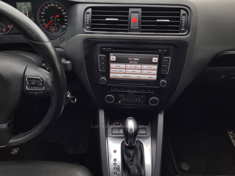 JETTA 2.0 COMFORTLINE FLEX 4P TIPTRONIC - 2012 - CANDELáRIA