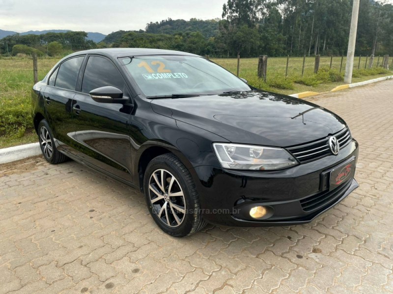 JETTA 2.0 COMFORTLINE FLEX 4P TIPTRONIC - 2012 - CANDELáRIA