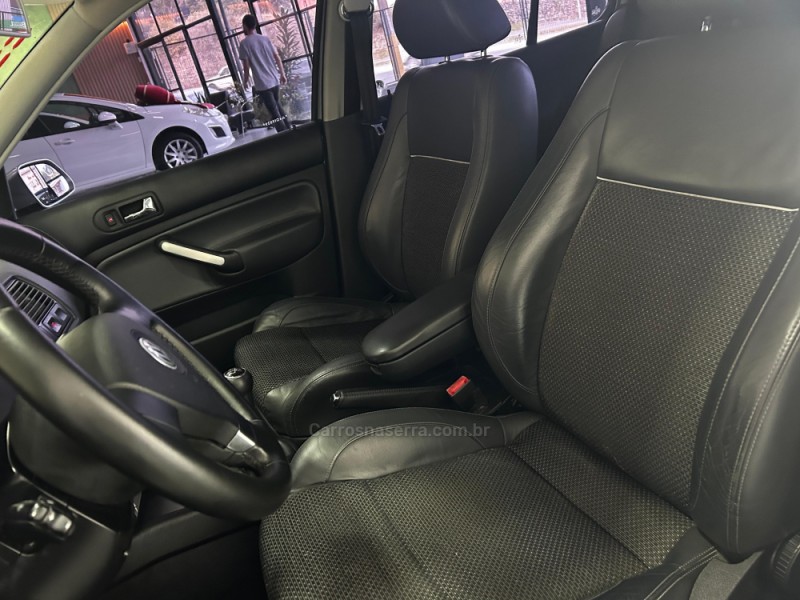 GOLF 1.6 MI SPORTLINE 8V FLEX 4P MANUAL - 2010 - CAXIAS DO SUL