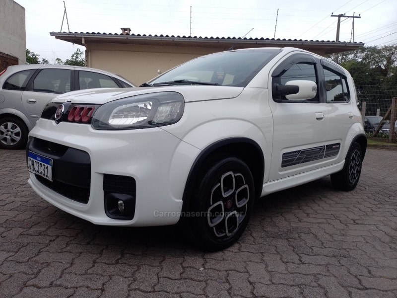UNO 1.4 SPORTING 8V FLEX 4P MANUAL