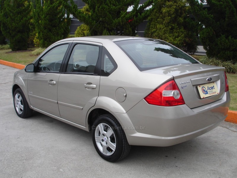FIESTA 1.6 MPI CLASS SEDAN 8V FLEX 4P MANUAL - 2010 - CAXIAS DO SUL