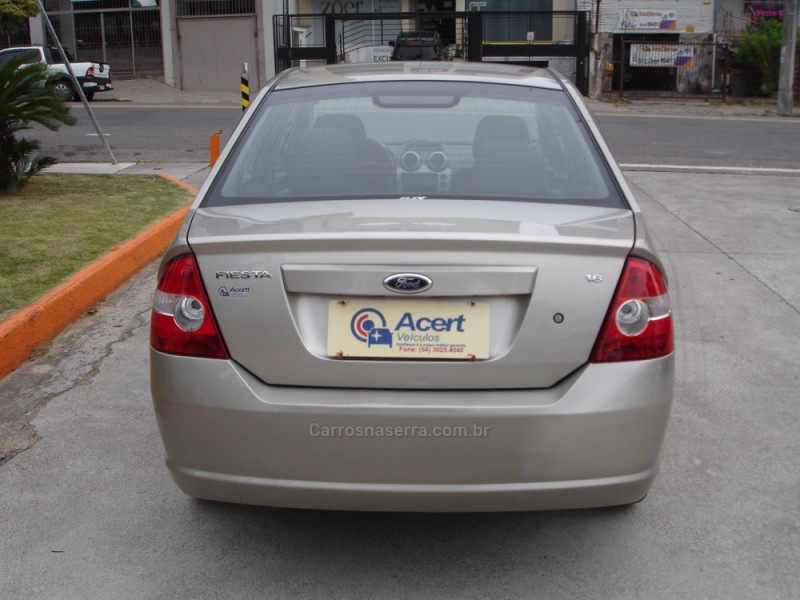 FIESTA 1.6 MPI CLASS SEDAN 8V FLEX 4P MANUAL - 2010 - CAXIAS DO SUL