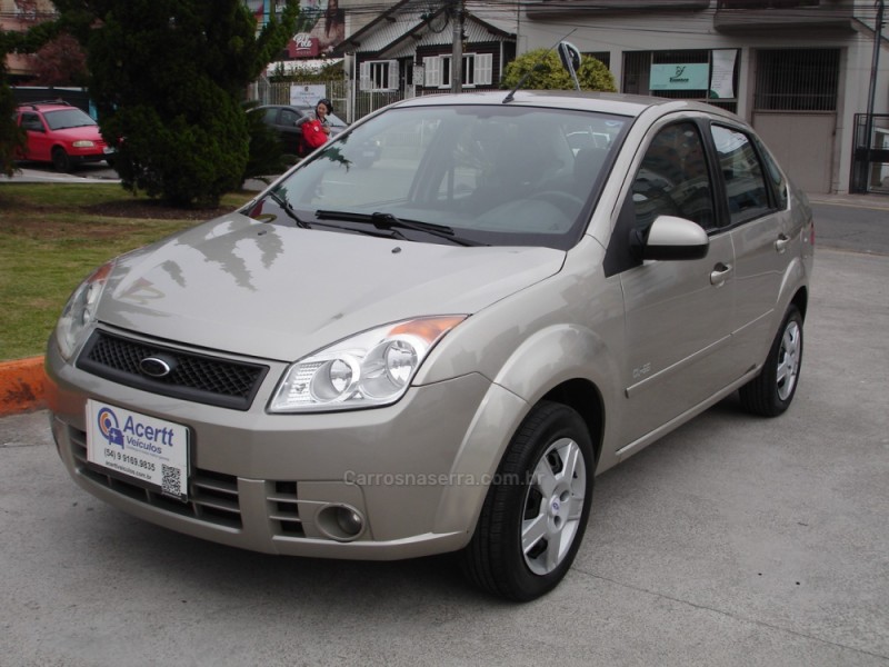 FIESTA 1.6 MPI CLASS SEDAN 8V FLEX 4P MANUAL - 2010 - CAXIAS DO SUL