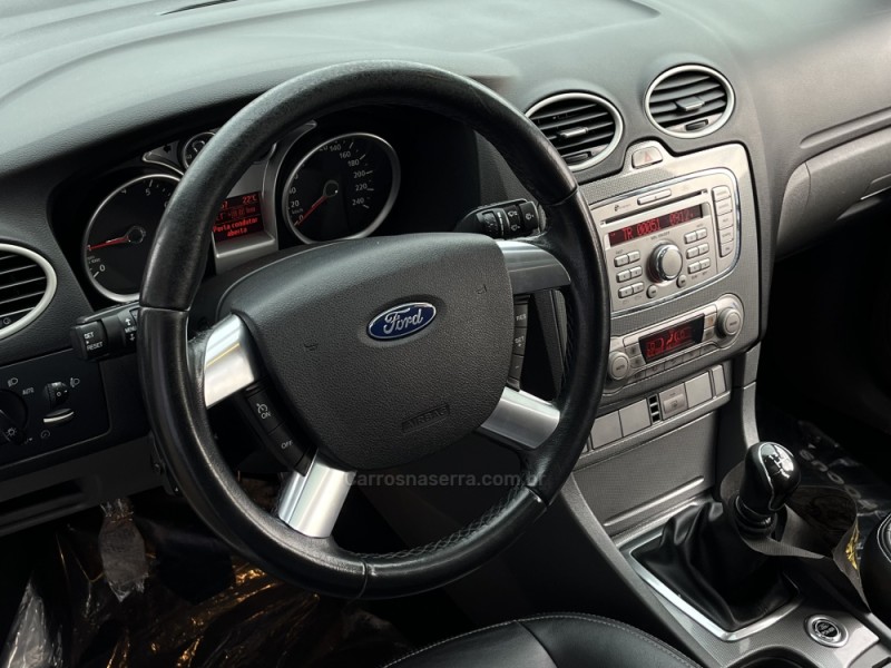 FOCUS 2.0 TITANIUM HATCH 16V FLEX 4P MANUAL - 2012 - VACARIA