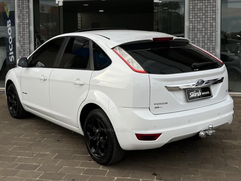 FOCUS 2.0 TITANIUM HATCH 16V FLEX 4P MANUAL - 2012 - VACARIA