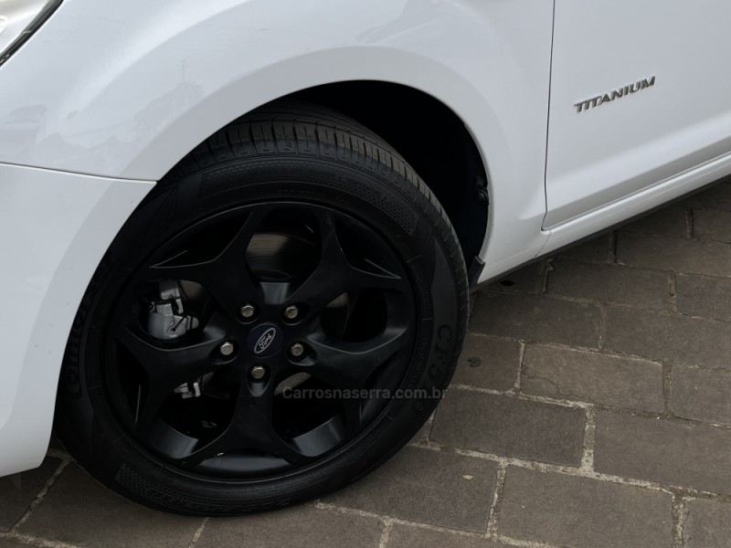 FOCUS 2.0 TITANIUM HATCH 16V FLEX 4P MANUAL - 2012 - VACARIA