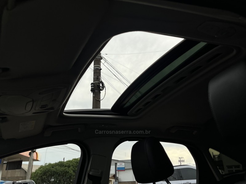 FOCUS 2.0 TITANIUM PLUS 16V FLEX 4P AUTOMÁTICO - 2018 - VACARIA