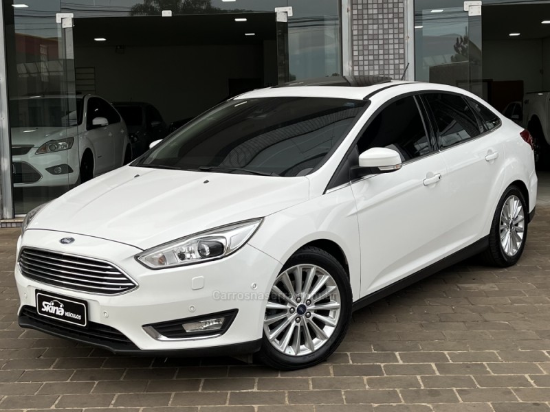 FOCUS 2.0 TITANIUM PLUS 16V FLEX 4P AUTOMÁTICO - 2018 - VACARIA